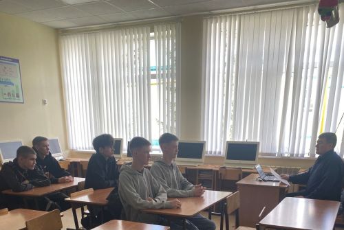 В Дрожжановском районе студенты узнали, как дать отпор мошенникам и защитить свои права