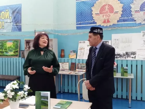 В Дрожжановском районе презентовали первую книгу местного поэта Ади Мохитова