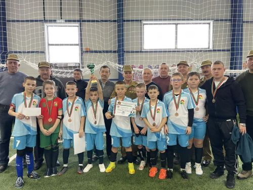 Юные футболисты Дрожжановского района завоевали бронзу на турнире в Апастово