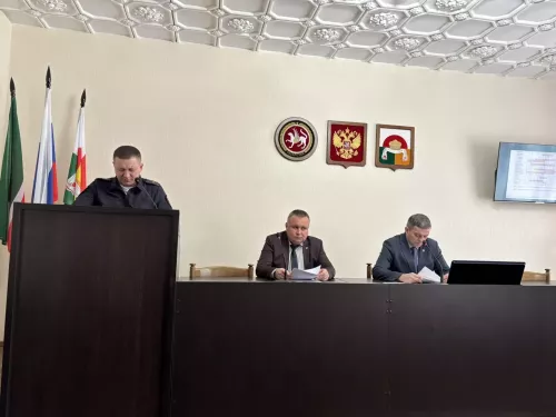 Расширенное заседание комиссии по БДД Дрожжановского района: рассмотрены итоги работы за 2025 год