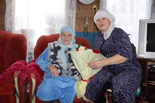 Чүпрәледә тыл хезмәтчәне Мәсума Әзмуханова 94 яшьлеген билгеләп үтте