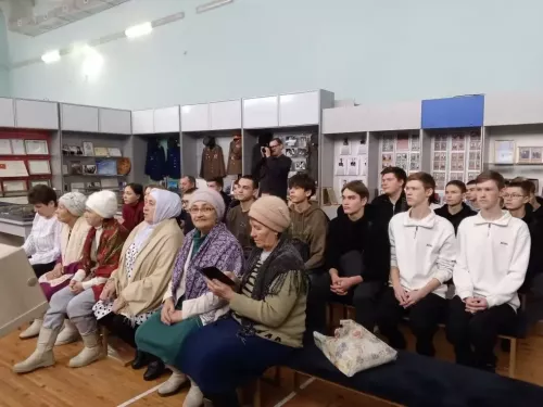 В Дрожжановском районе презентовали первую книгу местного поэта Ади Мохитова