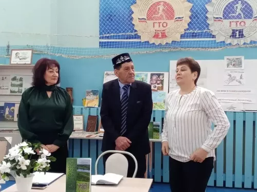 В Дрожжановском районе презентовали первую книгу местного поэта Ади Мохитова