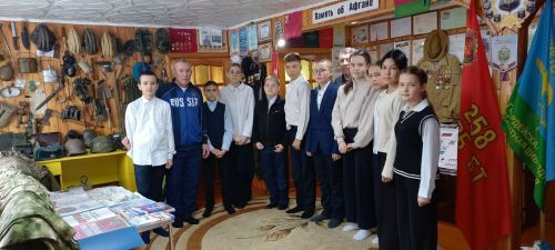 Ветеран шкул ачисемпе тӗл пулчӗ