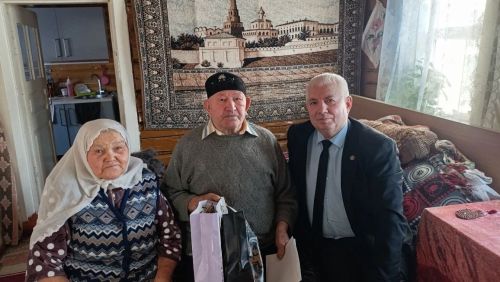 Чүпрәледә тыл хезмәтчәне Солтан Минкинны 94 яшьлеге белән котладылар