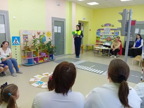 В детском саду «Ивушка» Дрожжановского района прошёл урок безопасности дорожного движения