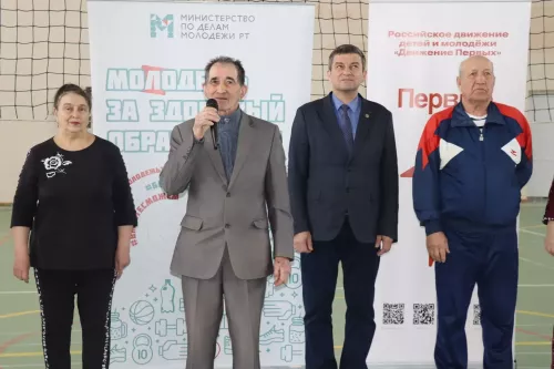 Турнир по волейболу памяти легендарного тренера Саяра Абязова прошел в Дрожжановском районе