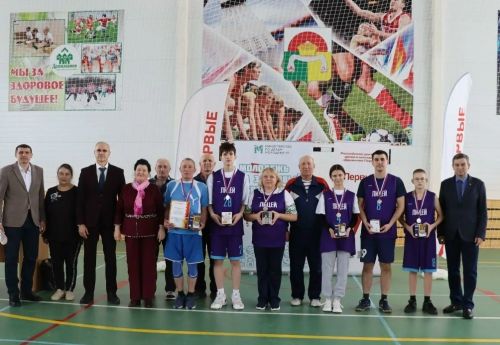 Турнир по волейболу памяти легендарного тренера Саяра Абязова прошел в Дрожжановском районе