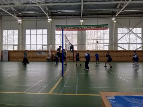 Турнир по волейболу памяти легендарного тренера Саяра Абязова прошел в Дрожжановском районе