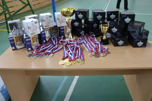 Турнир по волейболу памяти легендарного тренера Саяра Абязова прошел в Дрожжановском районе