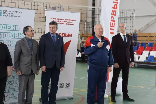Турнир по волейболу памяти легендарного тренера Саяра Абязова прошел в Дрожжановском районе