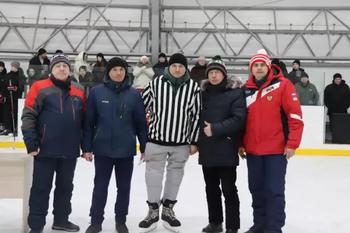 В Дрожжаном прошел турнир по хоккею на Кубок Фаниса Загреева «Мемориал Загреева»