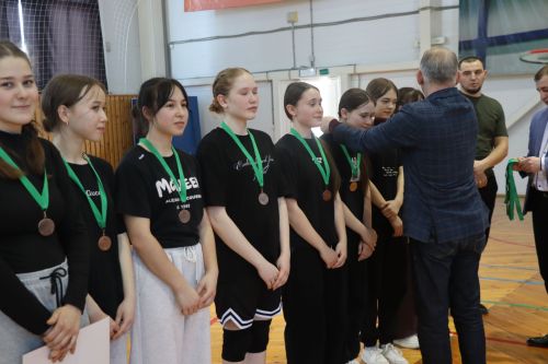 В Дрожжаном прошел муниципальный этап Чемпионата школьной волейбольной лиги среди команд девушек