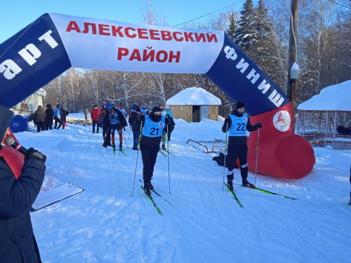 Студенты Дрожжановского техникума заняли второе место по лыжам