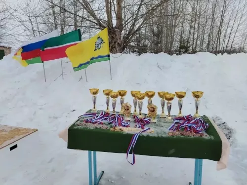 Внуки Героя труда Лазаря Дергунова организовали лыжные гонки в его честь в Дрожжановском районе