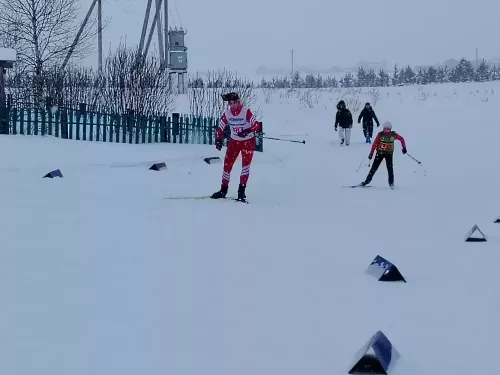 Внуки Героя труда Лазаря Дергунова организовали лыжные гонки в его честь в Дрожжановском районе