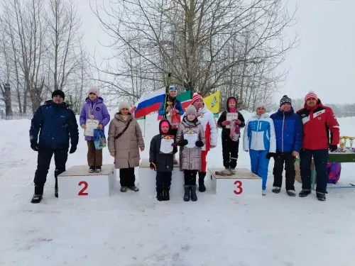 Внуки Героя труда Лазаря Дергунова организовали лыжные гонки в его честь в Дрожжановском районе