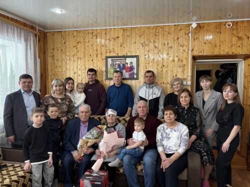 Жительница Дрожжановского района Мария Лухманова встречает 90-летие в кругу большой семьи