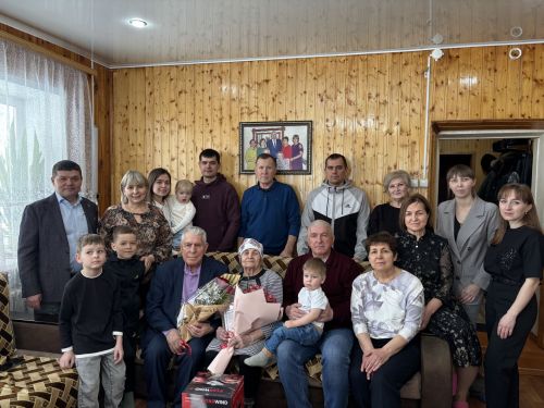 Жительница Дрожжановского района Мария Лухманова встречает 90-летие в кругу большой семьи