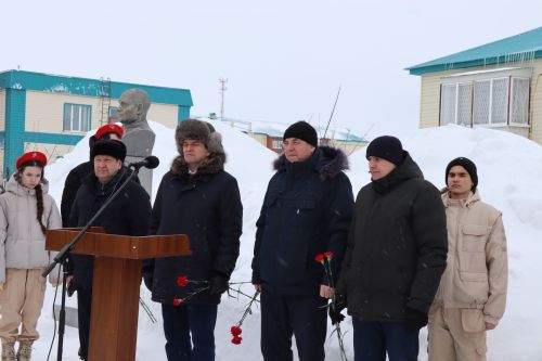 В Дрожжановском районе почтили память героя Равиля Низаметдинова