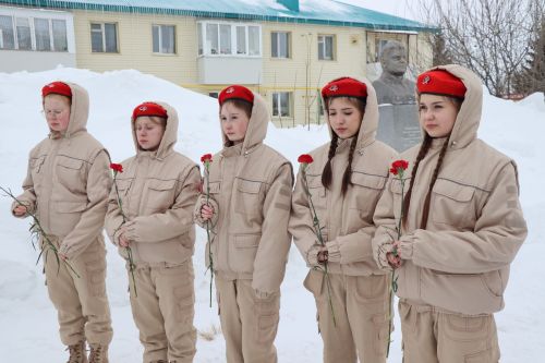 В Дрожжановском районе почтили память героя Равиля Низаметдинова