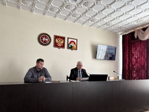 В Дрожжановском районе обсудили меры по защите скота от опасных заболеваний