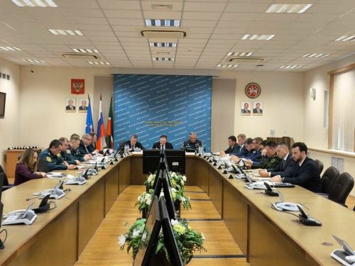 Татарстан оценил готовность к паводкам и пожарам на заседании в ПФО