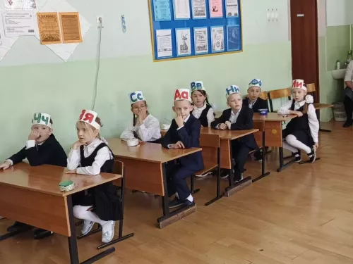 Первоклассники «Стародрожжановской СОШ №1» попрощались с Азбукой