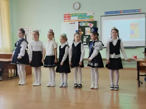 Первоклассники «Стародрожжановской СОШ №1» попрощались с Азбукой