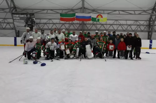 В Дрожжаном определены победители турнира по хоккею с шайбой среди организаций и учреждений района