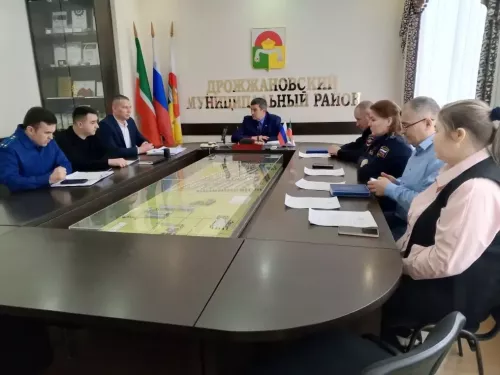 Исполнение правил блоустройства в зимний период обсудили в Дрожжановском районе