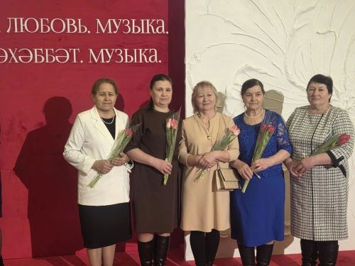Делегация женщин из Дрожжановского района приняла участие на праздничном концерте в честь 8 Марта