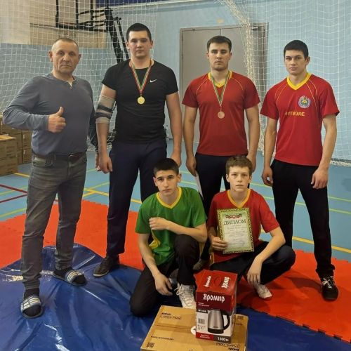 Спортсмены из Дрожжановского района достойно выступили на межрайонных соревнованиях по национальной борьбе