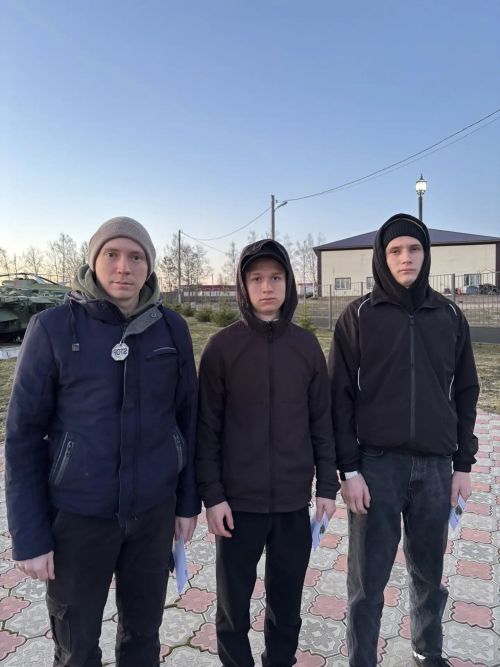 В Дрожжановском районе проводили первую группу призывников на срочную службу