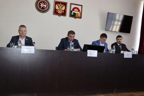 В Дрожжановском районе обсудили меры поддержки малых форм хозяйствования