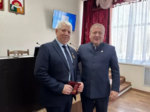 Алексей Ярухинның хезмәт биографиясе Чүпрәле җирлеге белән тыгыз бәйләнгән