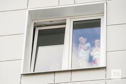 Секунда на падение: МЧС Татарстана бьёт тревогу из-за открытых окон