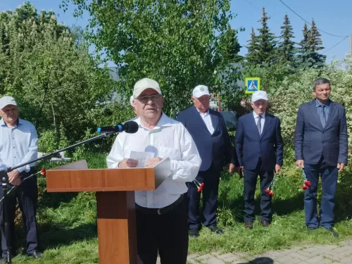 В Дрожжановском районе почтили память Героя Советского Союза Зарифа Алимова