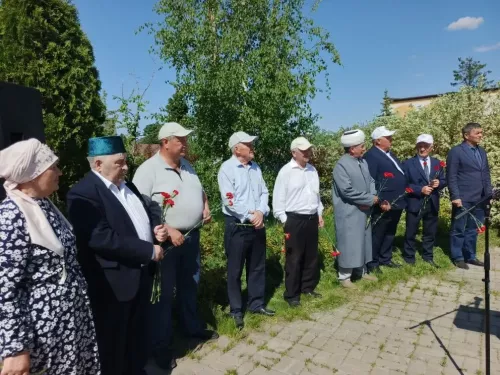 В Дрожжановском районе почтили память Героя Советского Союза Зарифа Алимова