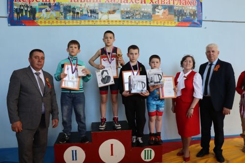В Матакской школе Дрожжановского района почтили память Героя СССР Семена Уганина турниром по национальной борьбе