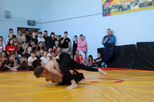 В Матакской школе Дрожжановского района почтили память Героя СССР Семена Уганина турниром по национальной борьбе