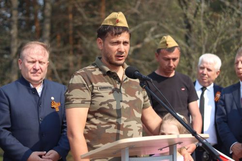 На стыке трех районов открыли отреставрированный памятник герою-летчику Павлу Прусакову