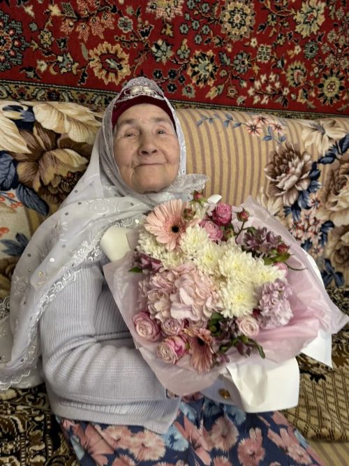 Иске Чүпрәле авылында яшәүче Мөнирә Алиуллинанга 90 яшь тулды
