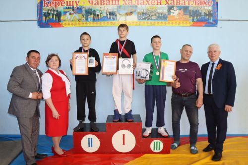 В Матакской школе Дрожжановского района почтили память Героя СССР Семена Уганина турниром по национальной борьбе