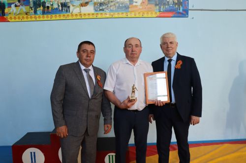 В Матакской школе Дрожжановского района почтили память Героя СССР Семена Уганина турниром по национальной борьбе