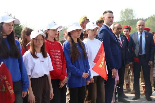 На стыке трех районов открыли отреставрированный памятник герою-летчику Павлу Прусакову