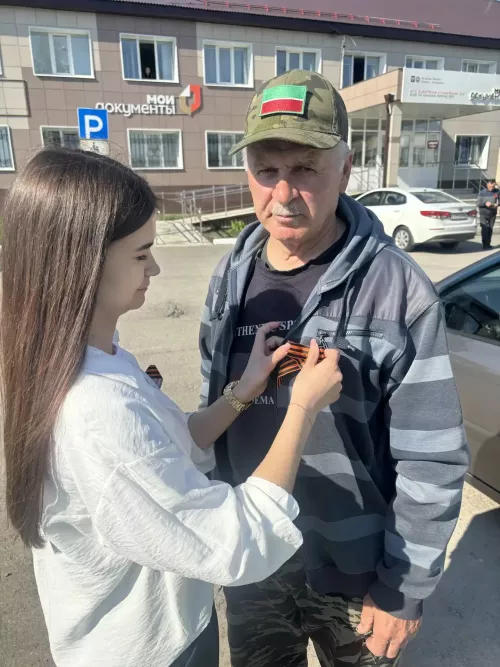 В Дрожжановском районе полицейские и волонтёры поздравили жителей с великим праздником