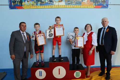 В Матакской школе Дрожжановского района почтили память Героя СССР Семена Уганина турниром по национальной борьбе