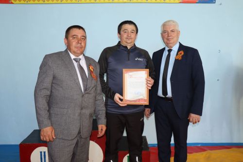 В Матакской школе Дрожжановского района почтили память Героя СССР Семена Уганина турниром по национальной борьбе