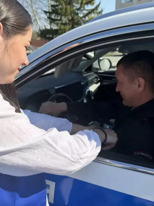 В Дрожжановском районе полицейские и волонтёры поздравили жителей с великим праздником
